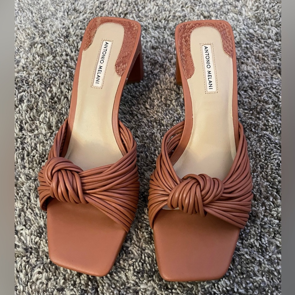 Antonio Melani heels